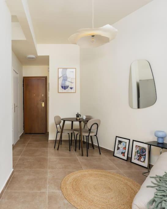Japandi Style Flat In Thessaloniki City Center Exterior photo